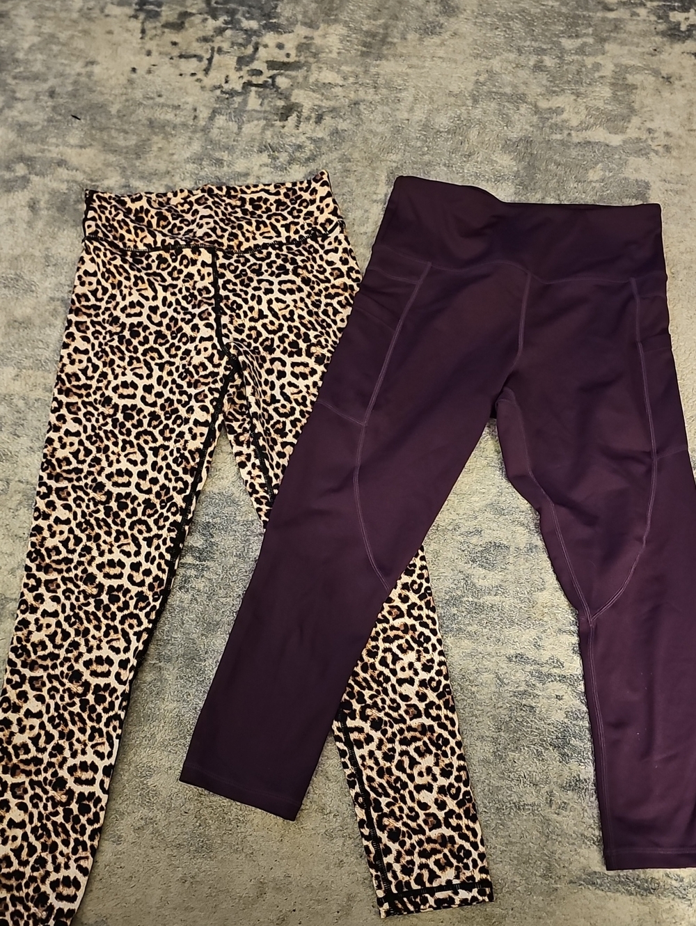 ZYIA Active (SET of 2) 1) Leggings Leopard Print  and 1) Burgundy